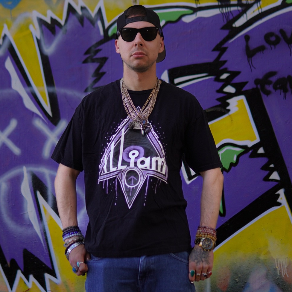 ILLiam Logo T-Shirt (Black)